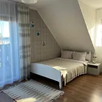 홈스테이 Gosciniec Pod Lipa Mikołajki