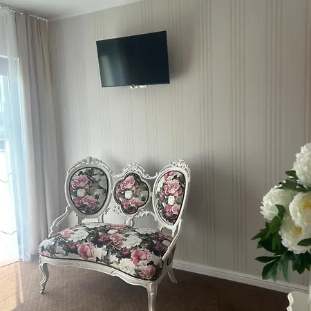 Gosciniec Pod Lipa Mikolajki (Mragowo)